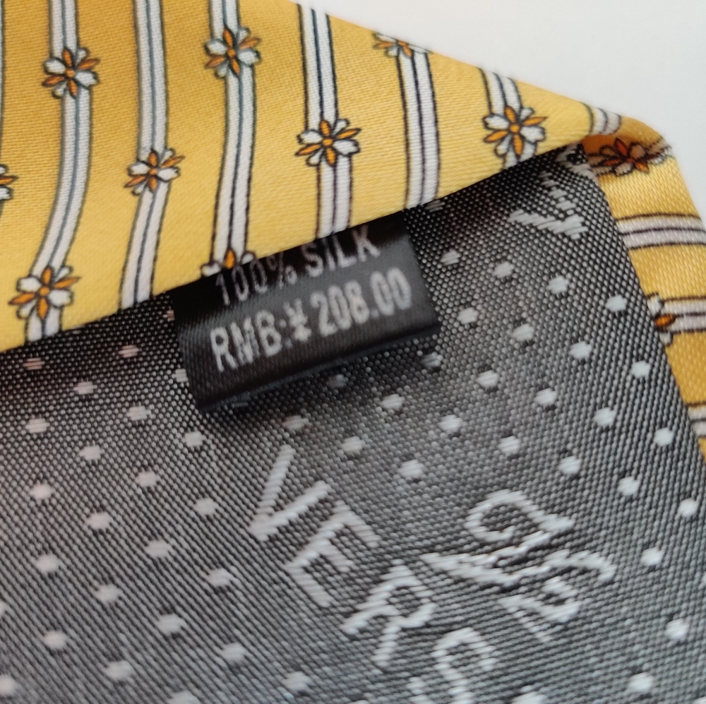 Vintage Versace Silk Tie - Picture 7 of 11